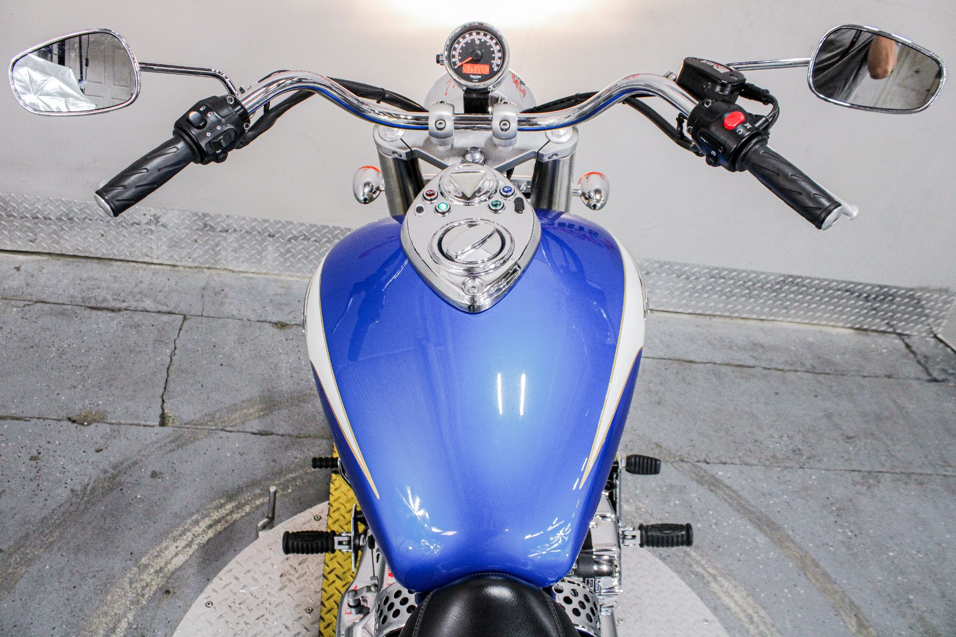 2012 Triumph America in Sacramento, California - Photo 16