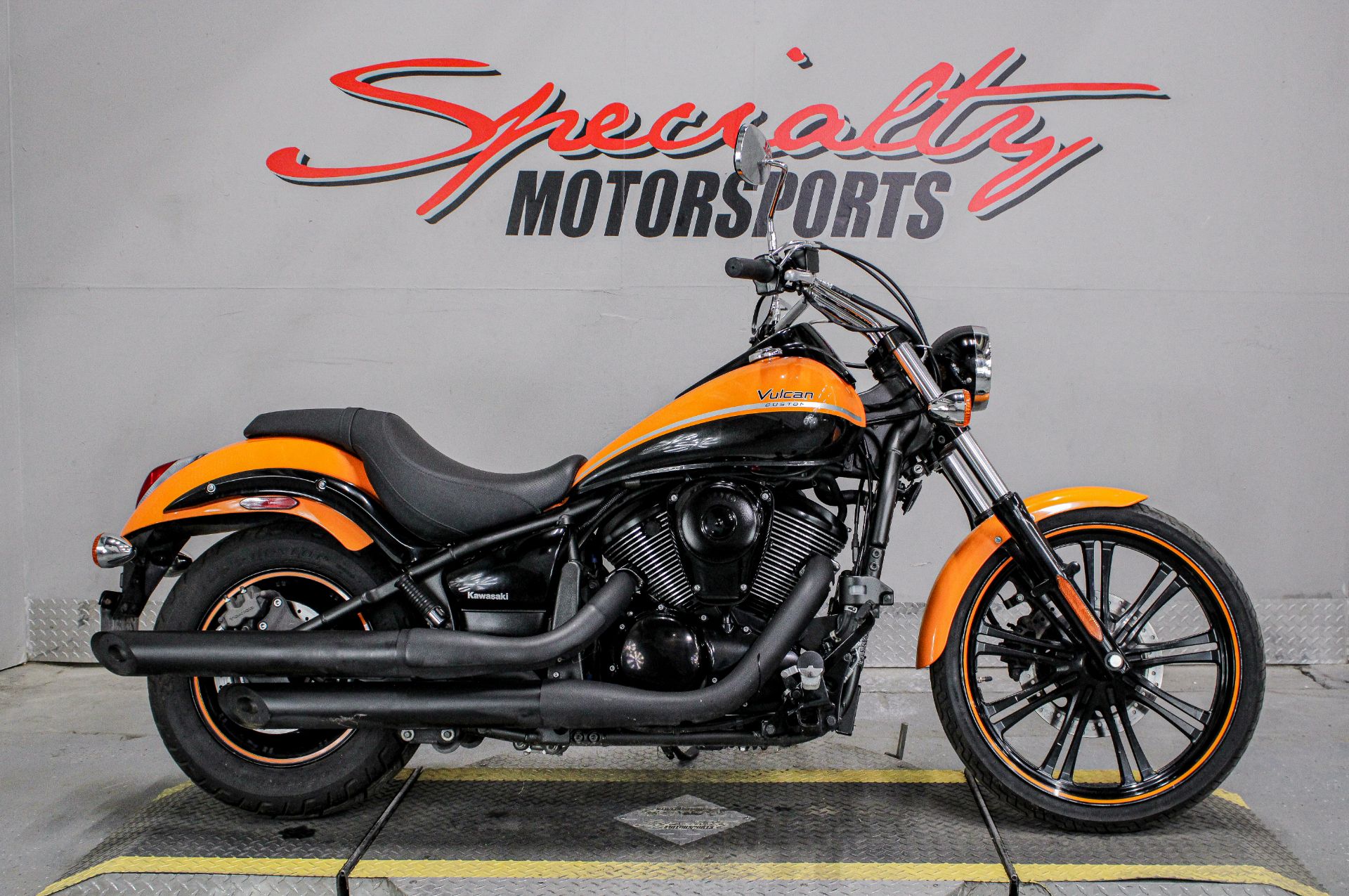 Kawasaki Vulcan 900 Custom Image