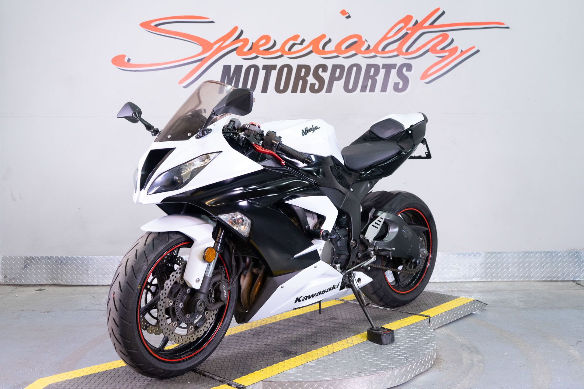 2013 Kawasaki Ninja® ZX™-6R in Sacramento, California - Photo 3