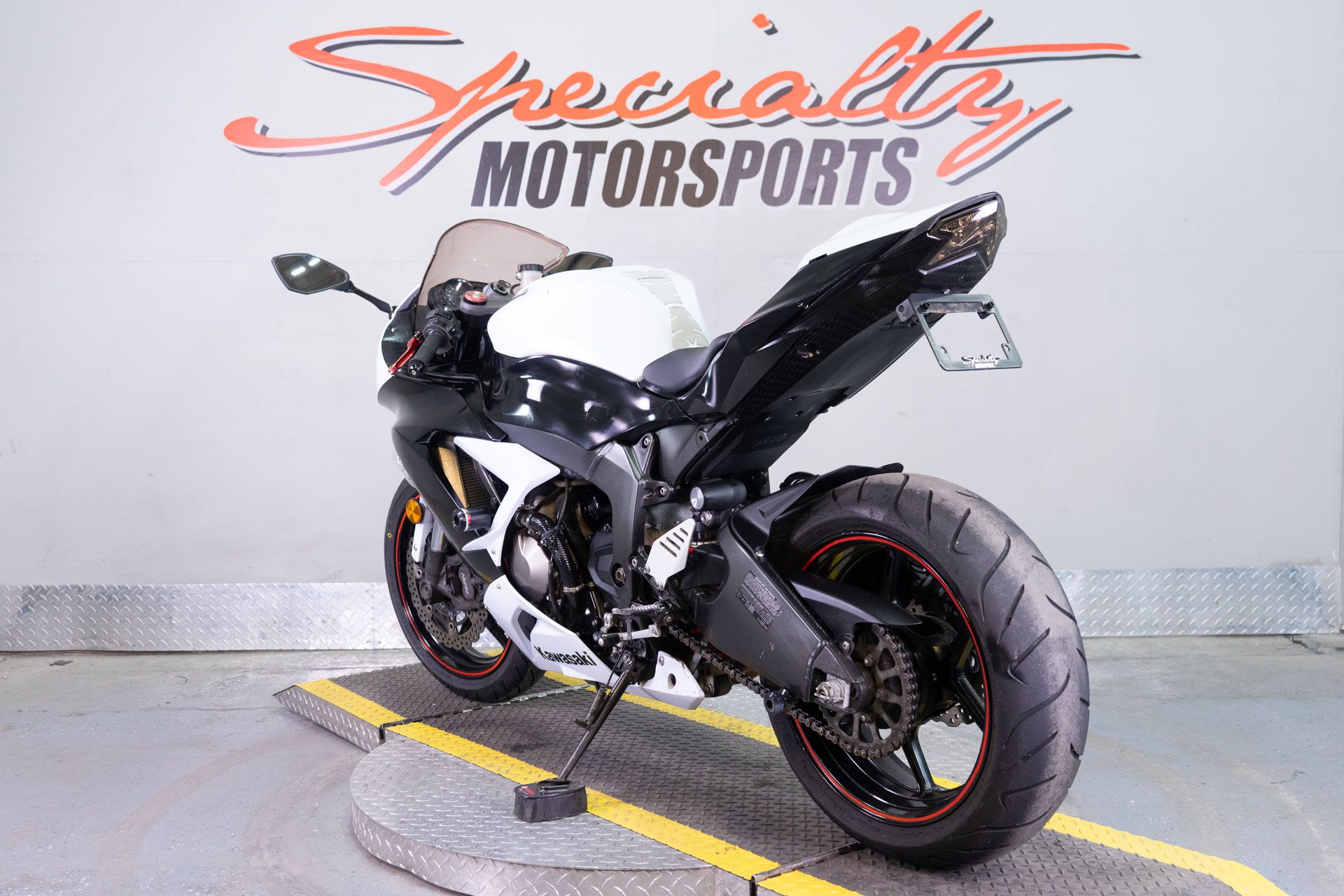 2013 Kawasaki Ninja® ZX™-6R in Sacramento, California - Photo 4