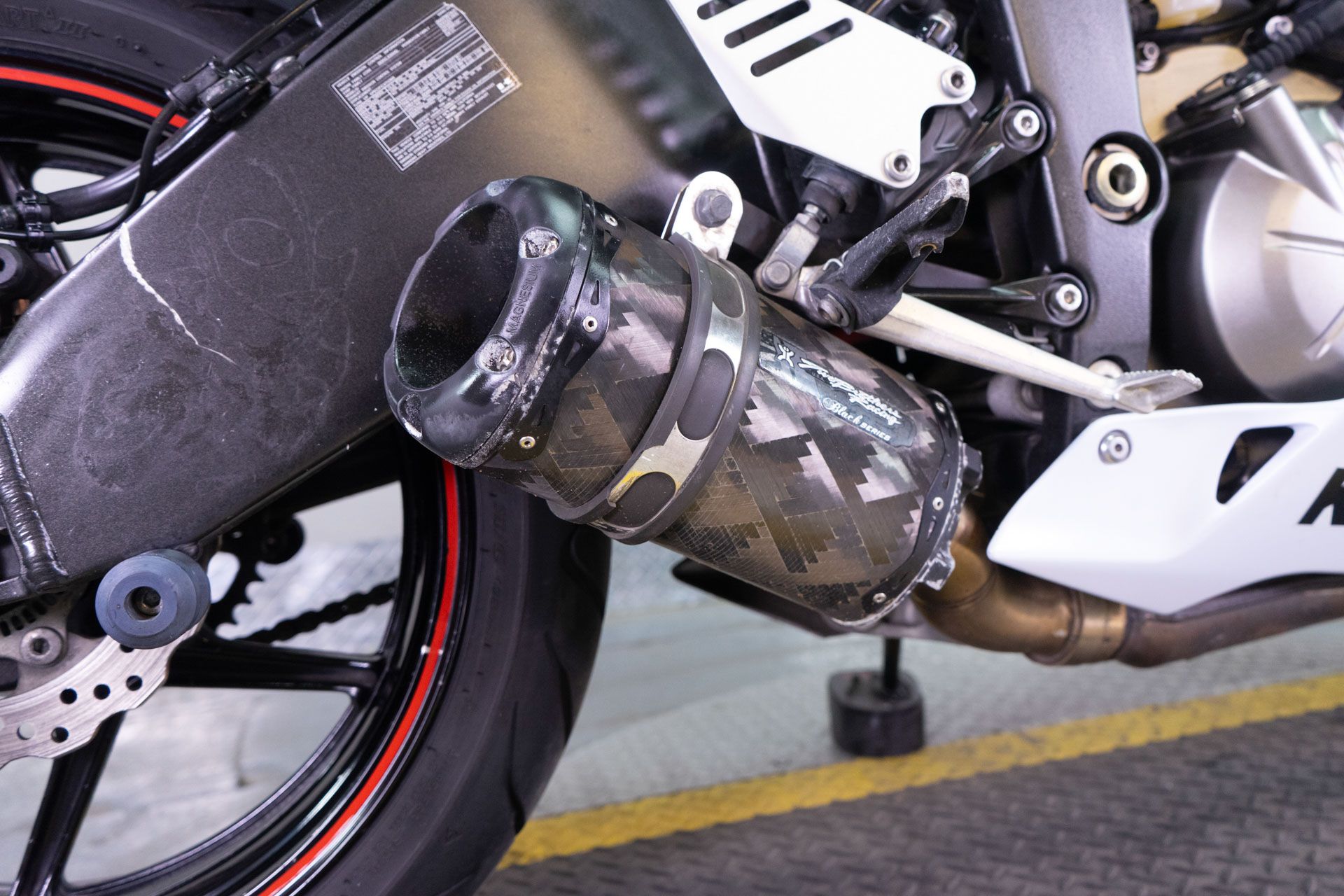 2013 Kawasaki Ninja® ZX™-6R in Sacramento, California - Photo 9