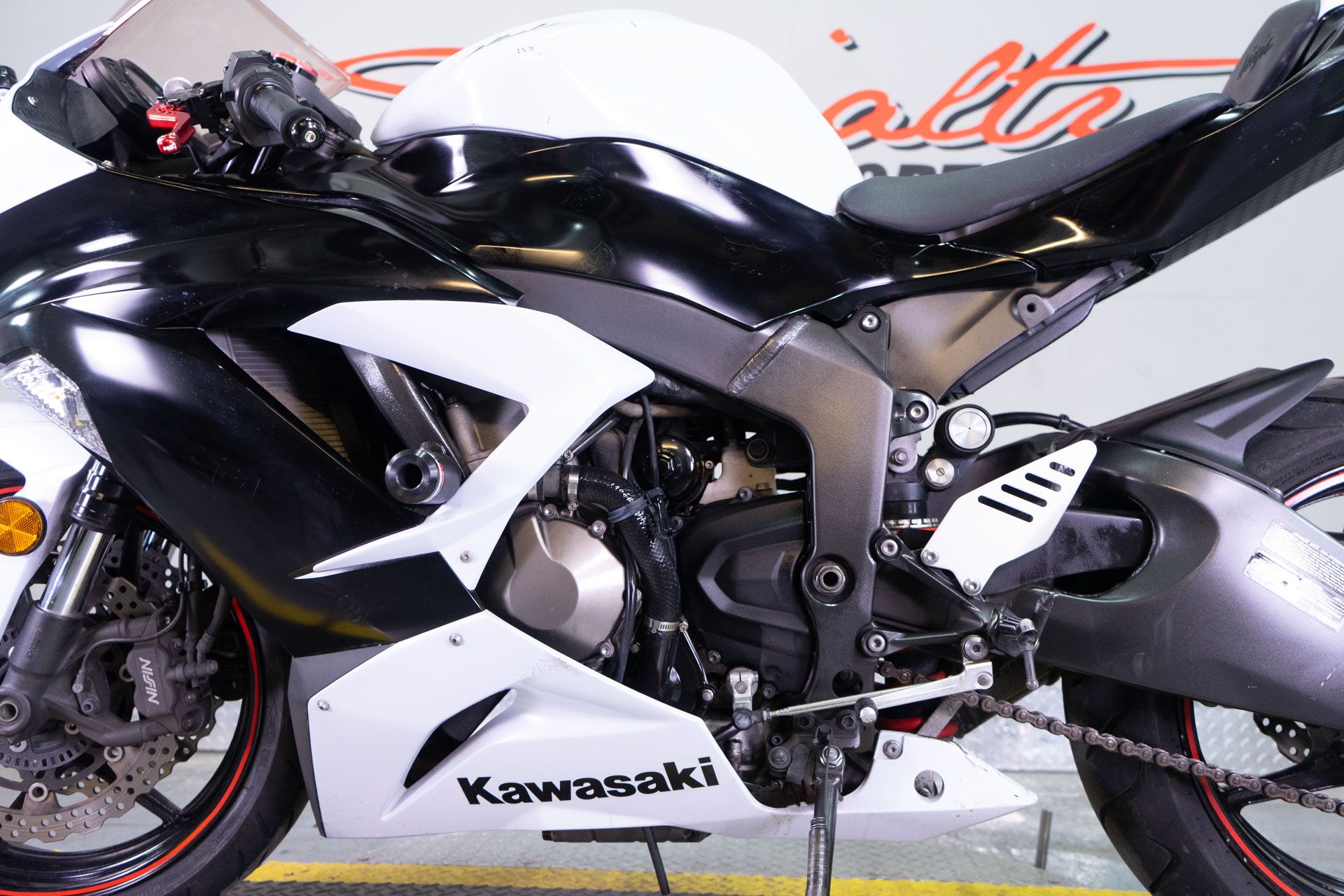 2013 Kawasaki Ninja® ZX™-6R in Sacramento, California - Photo 12