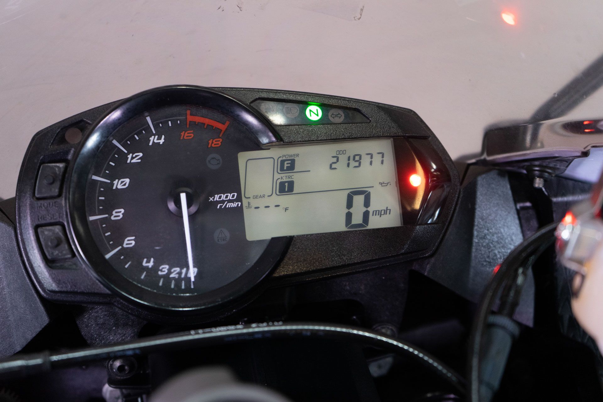 2013 Kawasaki Ninja® ZX™-6R in Sacramento, California - Photo 17