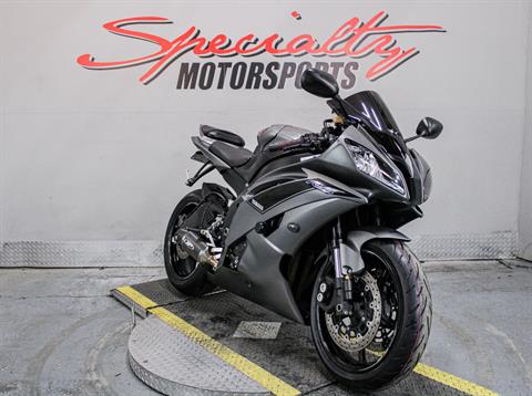 YAM010471 - 2016 - Yamaha Motor Corp., USA - YZF-R6 Front Right Side View - Photo 13