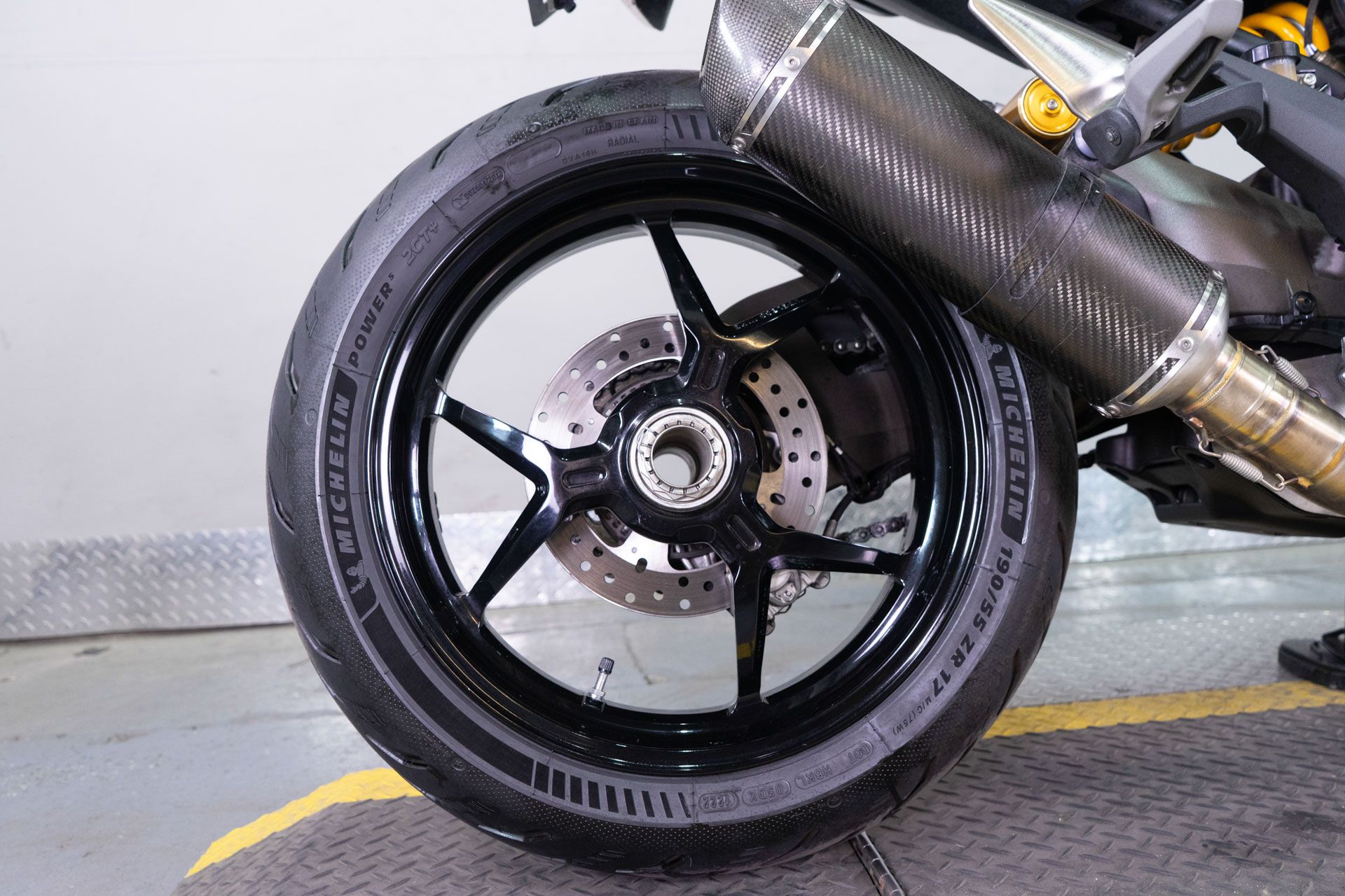 2016 Ducati Monster 1200 S in Sacramento, California - Photo 9