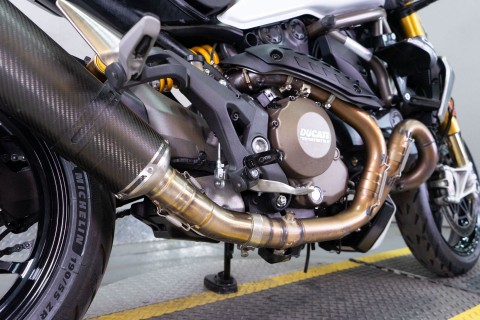 2016 Ducati Monster 1200 S in Sacramento, California - Photo 11