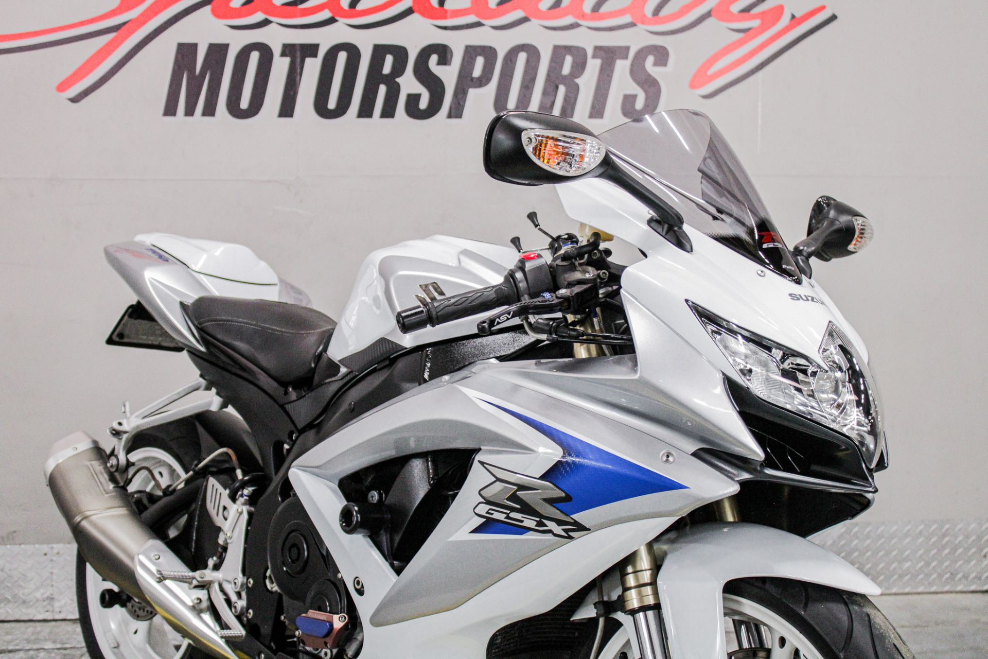 Front Right Zoomed In - Photo 14