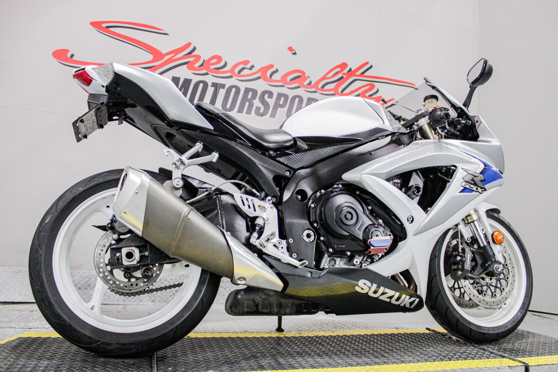 Lower Right Side Angle - Photo 15