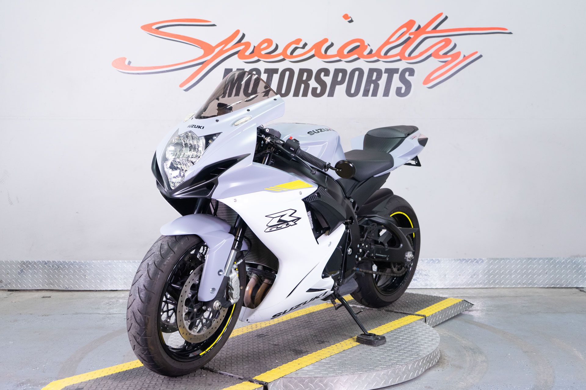 2022 Suzuki GSX-R600 in Sacramento, California - Photo 3