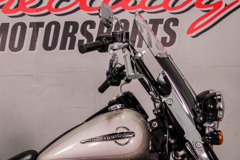 2018 Harley-Davidson Heritage Classic in Sacramento, California - Photo 2