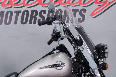 2018 Harley-Davidson Heritage Classic in Sacramento, California - Photo 2