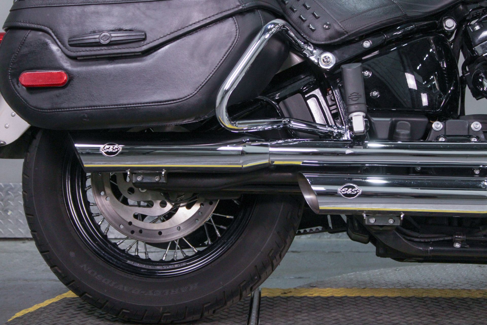 2018 Harley-Davidson Heritage Classic in Sacramento, California - Photo 4