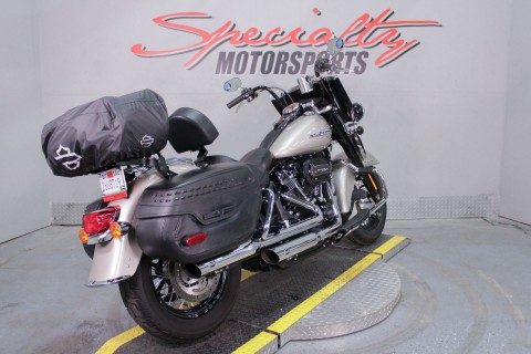 2018 Harley-Davidson Heritage Classic in Sacramento, California - Photo 5