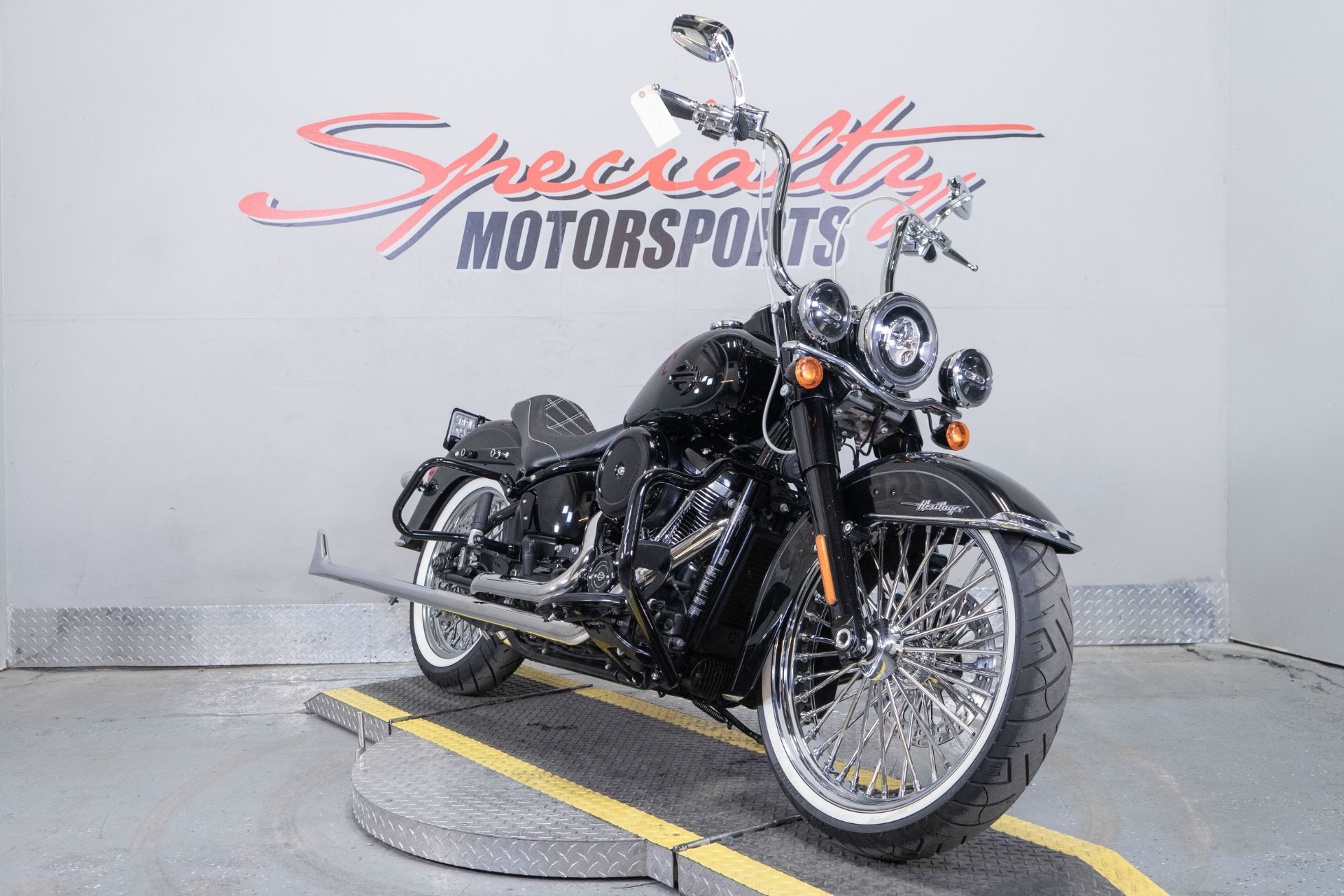 2018 Harley-Davidson Heritage Classic in Sacramento, California - Photo 2