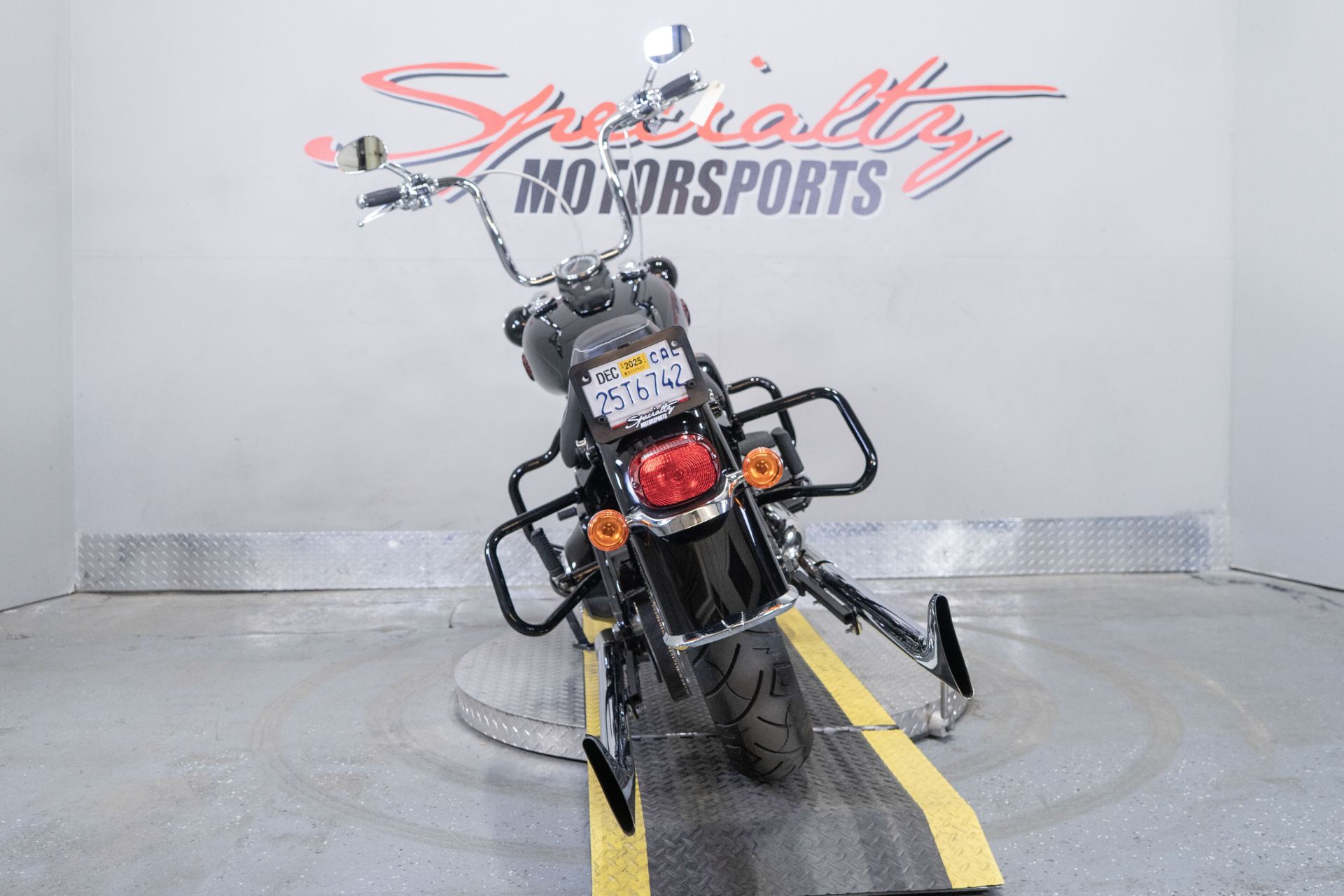 2018 Harley-Davidson Heritage Classic in Sacramento, California - Photo 6