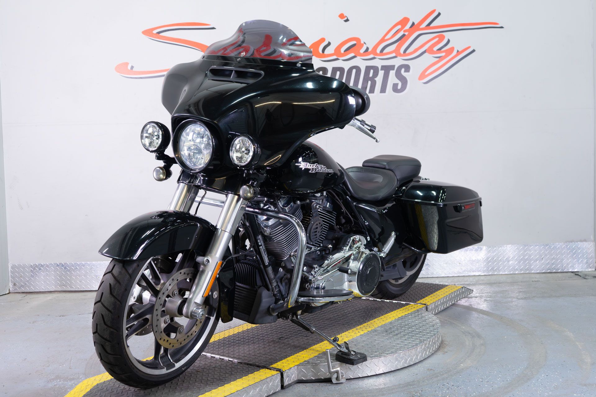 2017 Harley-Davidson Street Glide® Special in Sacramento, California - Photo 3