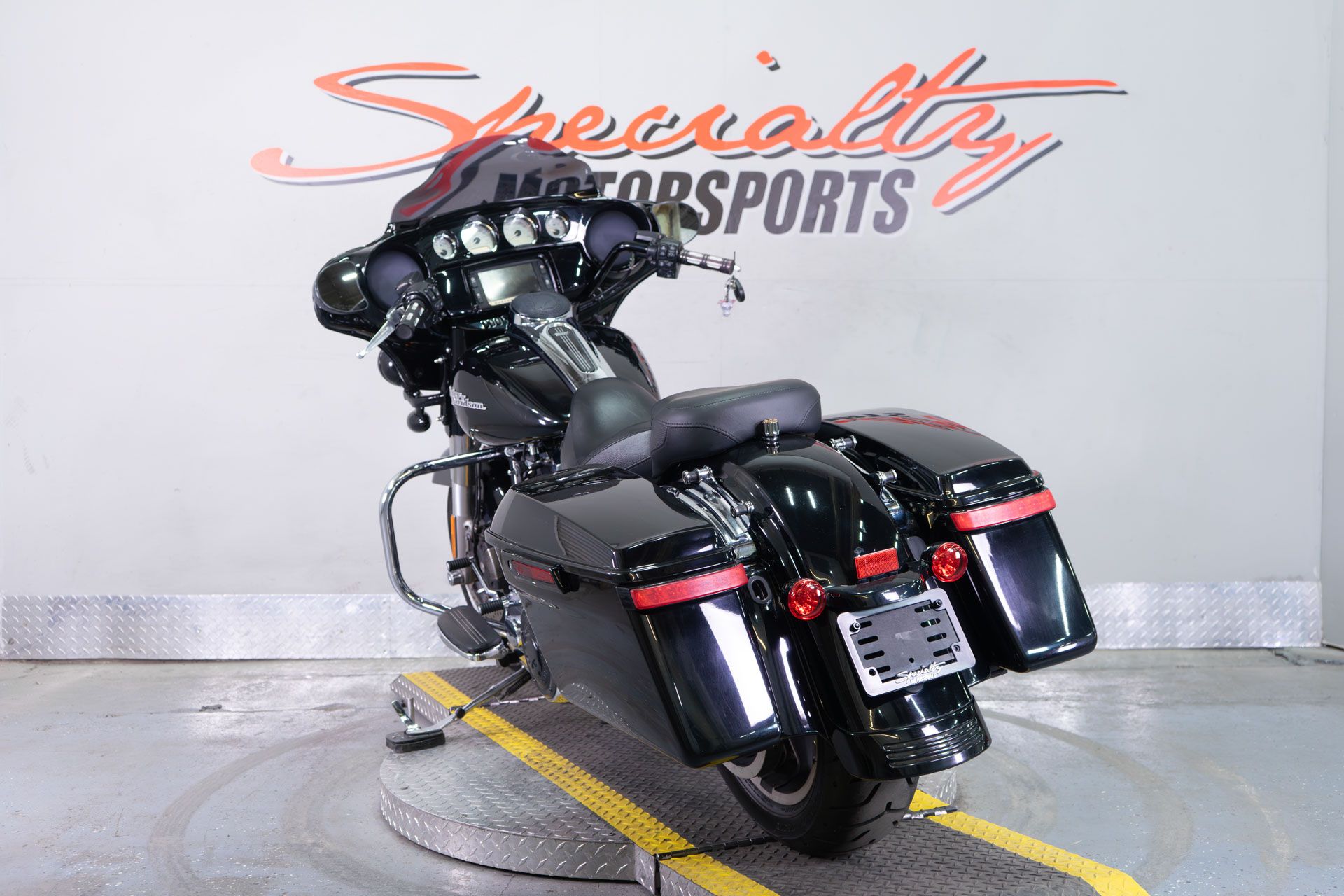 2017 Harley-Davidson Street Glide® Special in Sacramento, California - Photo 5