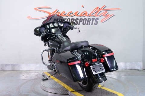 2017 Harley-Davidson Street Glide® Special in Sacramento, California - Photo 5