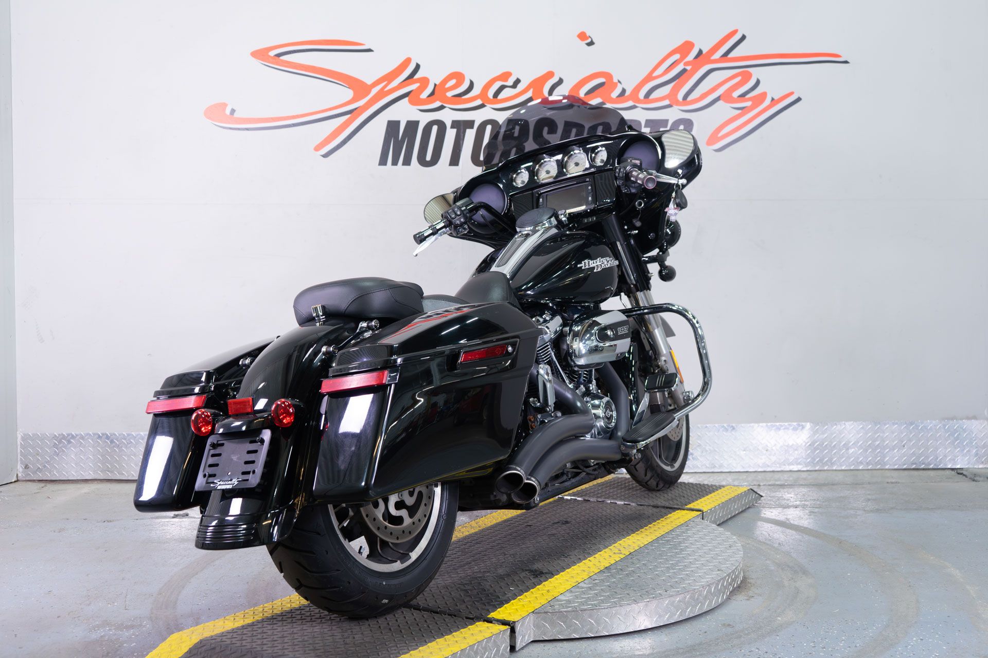 2017 Harley-Davidson Street Glide® Special in Sacramento, California - Photo 6