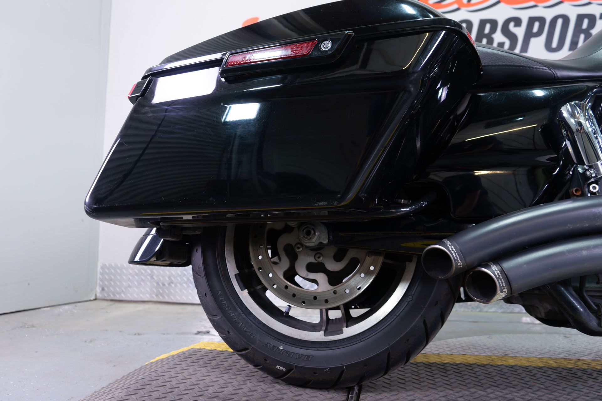 2017 Harley-Davidson Street Glide® Special in Sacramento, California - Photo 8