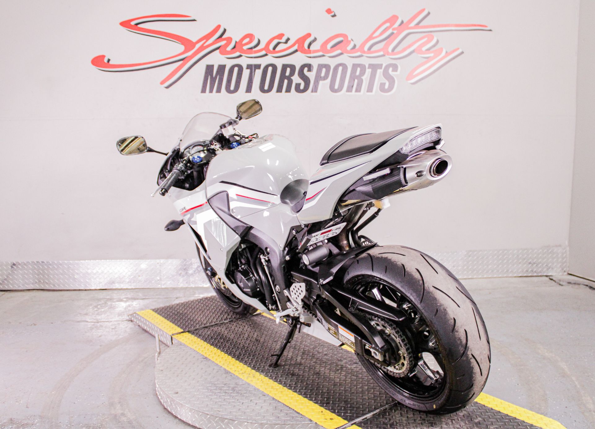 2025 Honda CBR600RR ABS in Sacramento, California - Photo 7