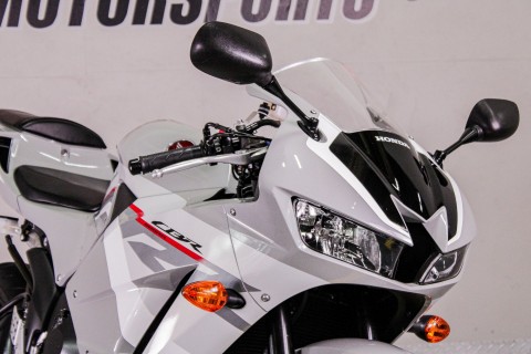 2025 Honda CBR600RR ABS in Sacramento, California - Photo 14
