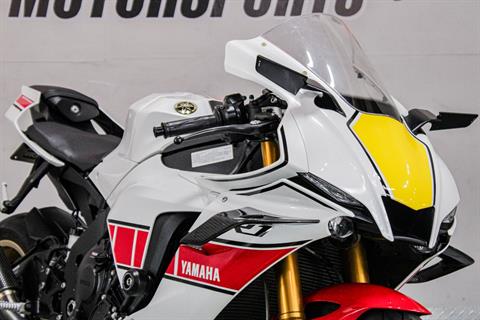 YAM000724 - 2022 - Yamaha Motor Corp., USA - YZF-R1 World GP 60th Anniversary Edition Front Right Zoomed In - Photo 14
