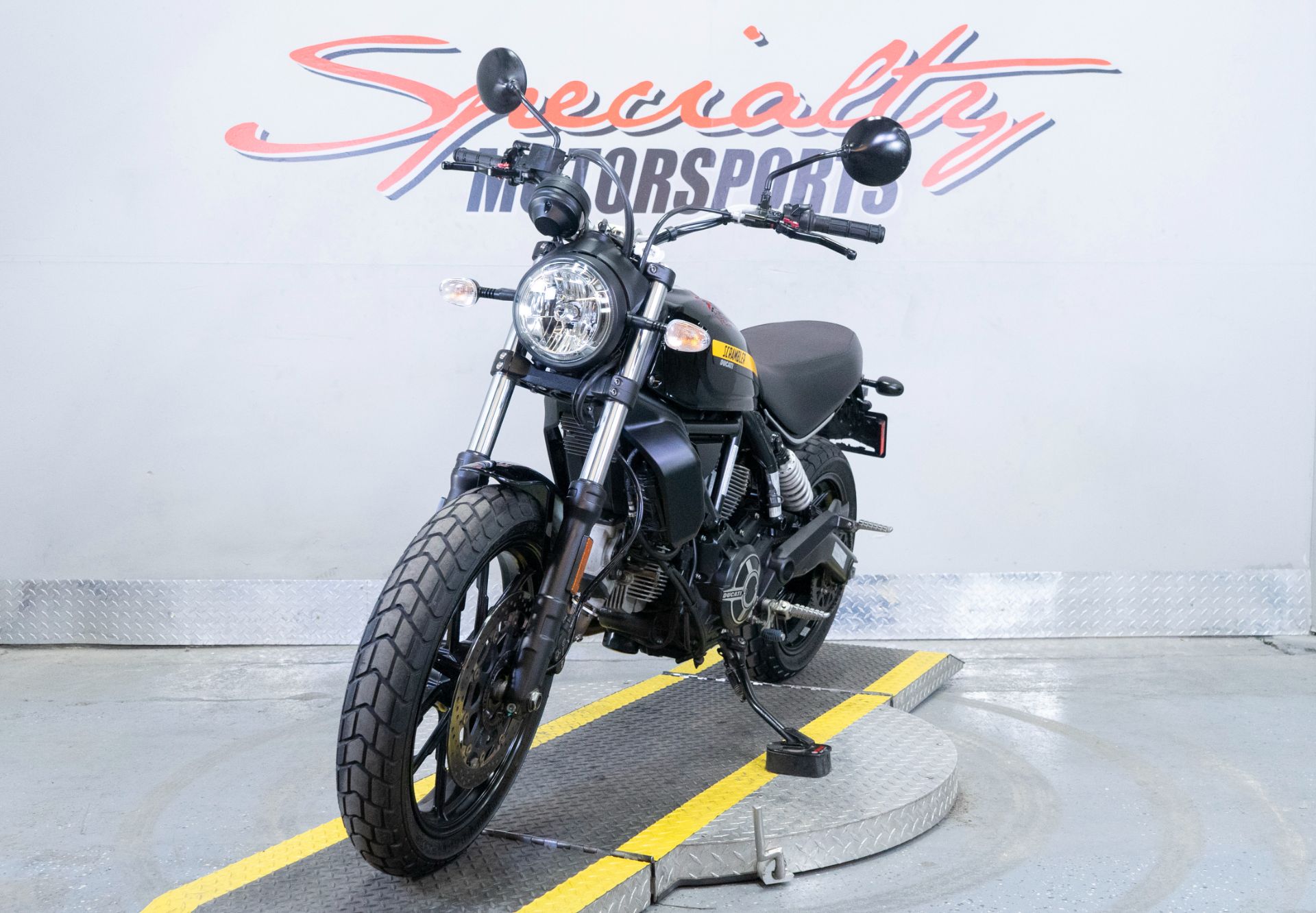 2016 Ducati Scramber Sixty2 in Sacramento, California - Photo 3