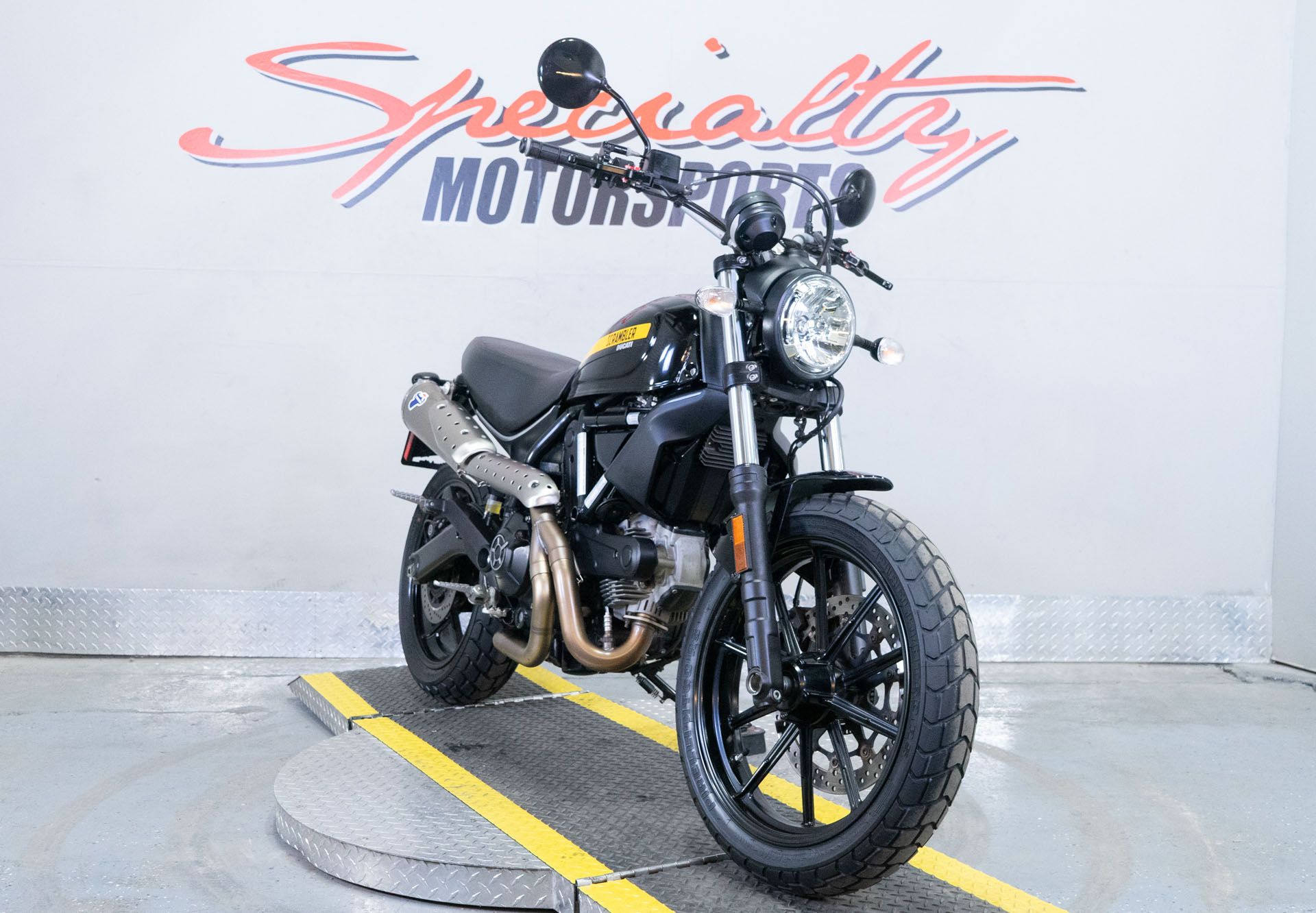 2016 Ducati Scramber Sixty2 in Sacramento, California - Photo 2