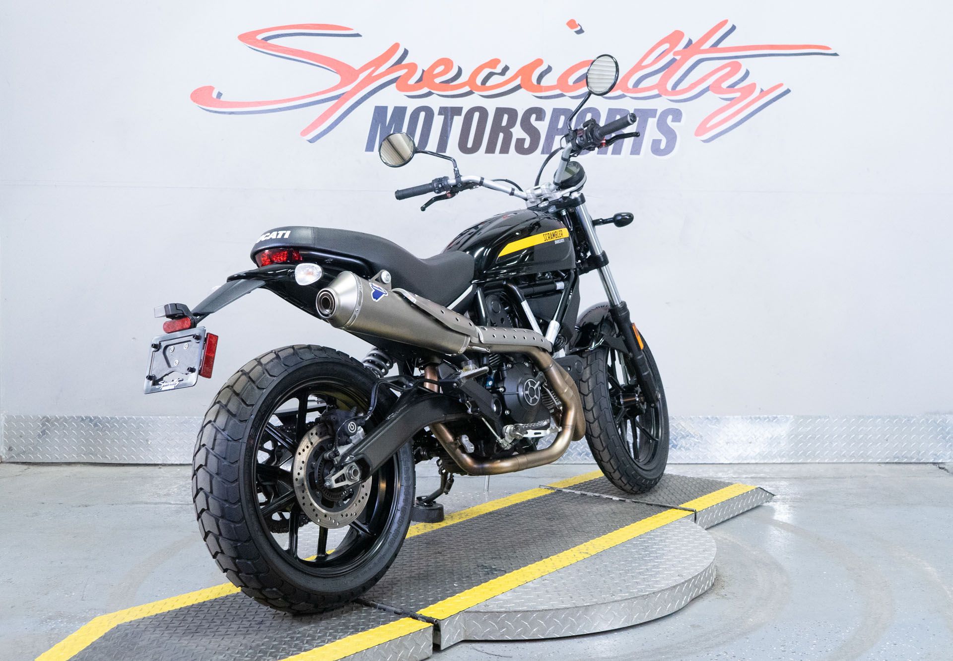 2016 Ducati Scramber Sixty2 in Sacramento, California - Photo 7