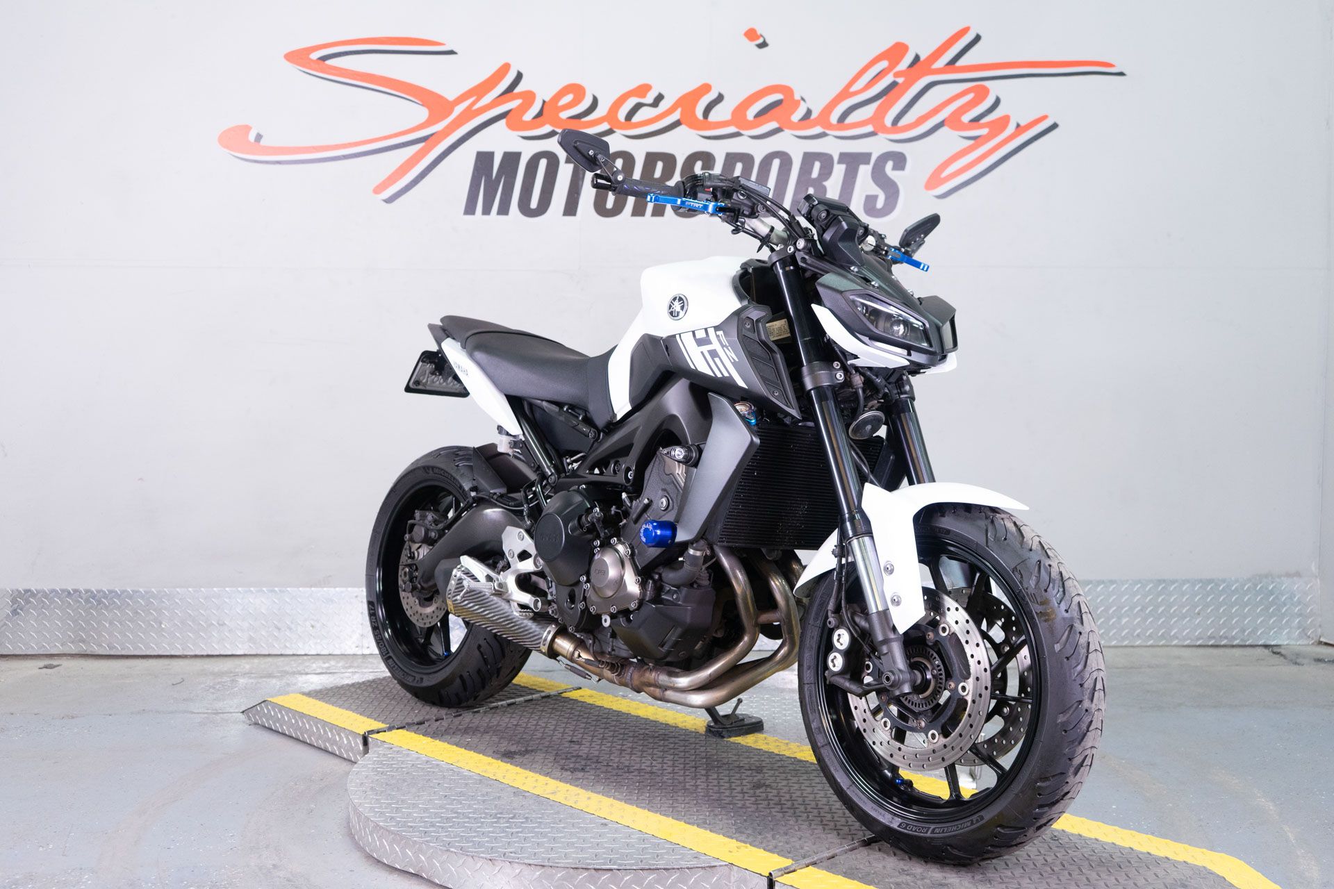 2017 Yamaha FZ-09 in Sacramento, California - Photo 2