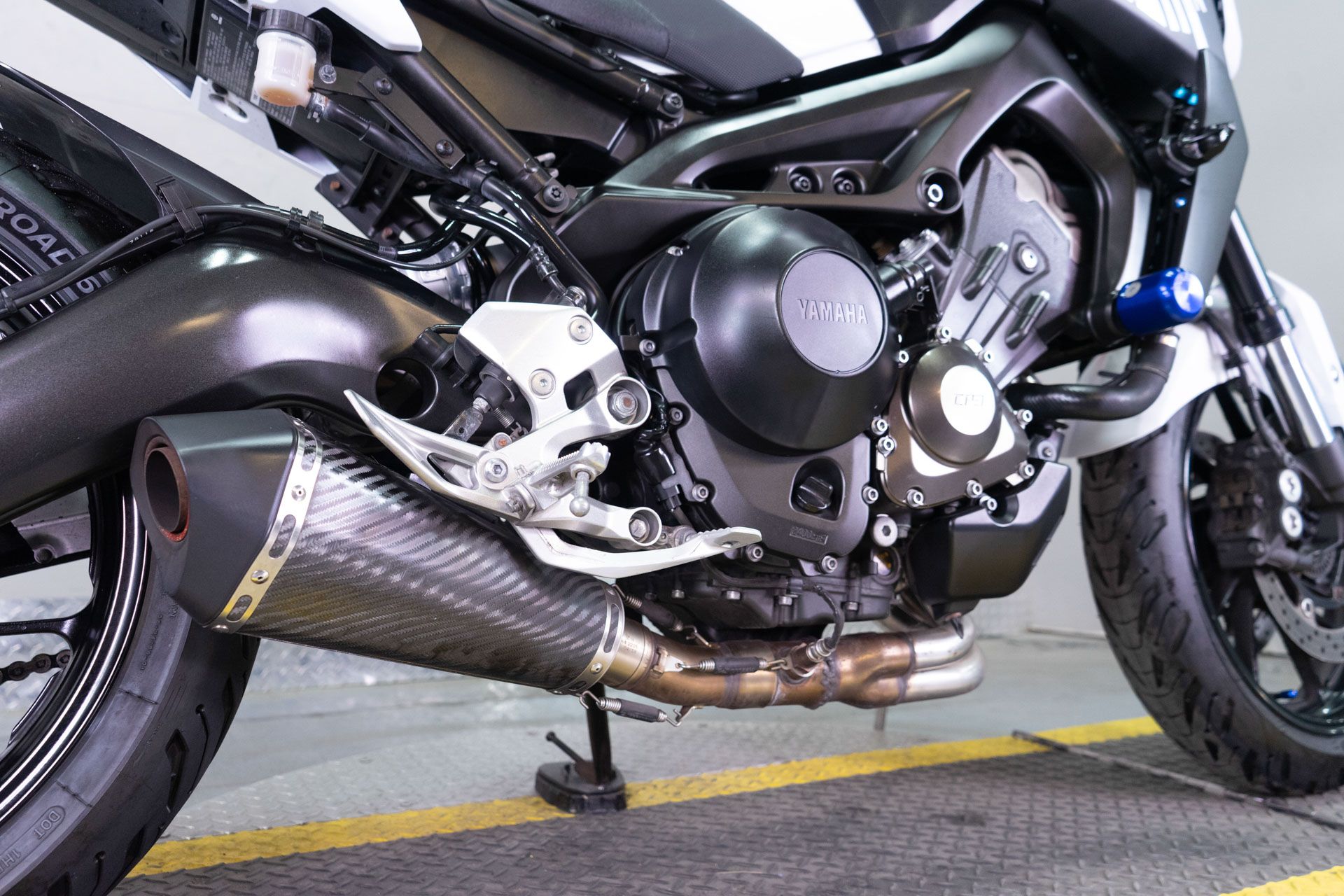 2017 Yamaha FZ-09 in Sacramento, California - Photo 9