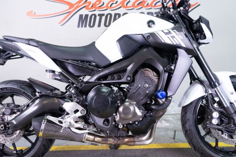 2017 Yamaha FZ-09 in Sacramento, California - Photo 10