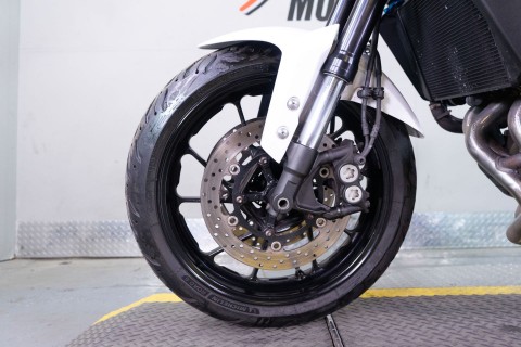 2017 Yamaha FZ-09 in Sacramento, California - Photo 12