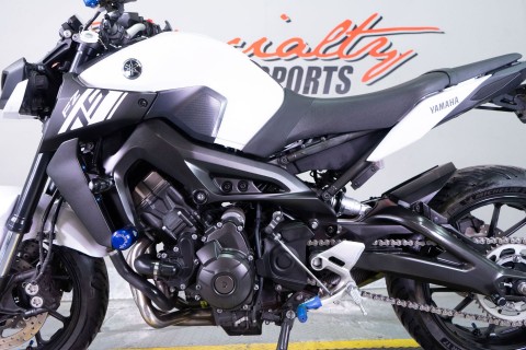 2017 Yamaha FZ-09 in Sacramento, California - Photo 13