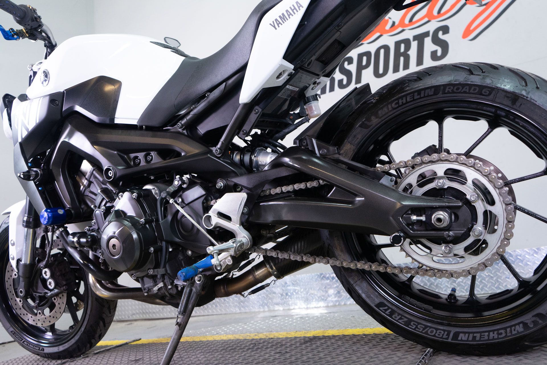 2017 Yamaha FZ-09 in Sacramento, California - Photo 14