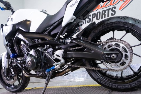 2017 Yamaha FZ-09 in Sacramento, California - Photo 14