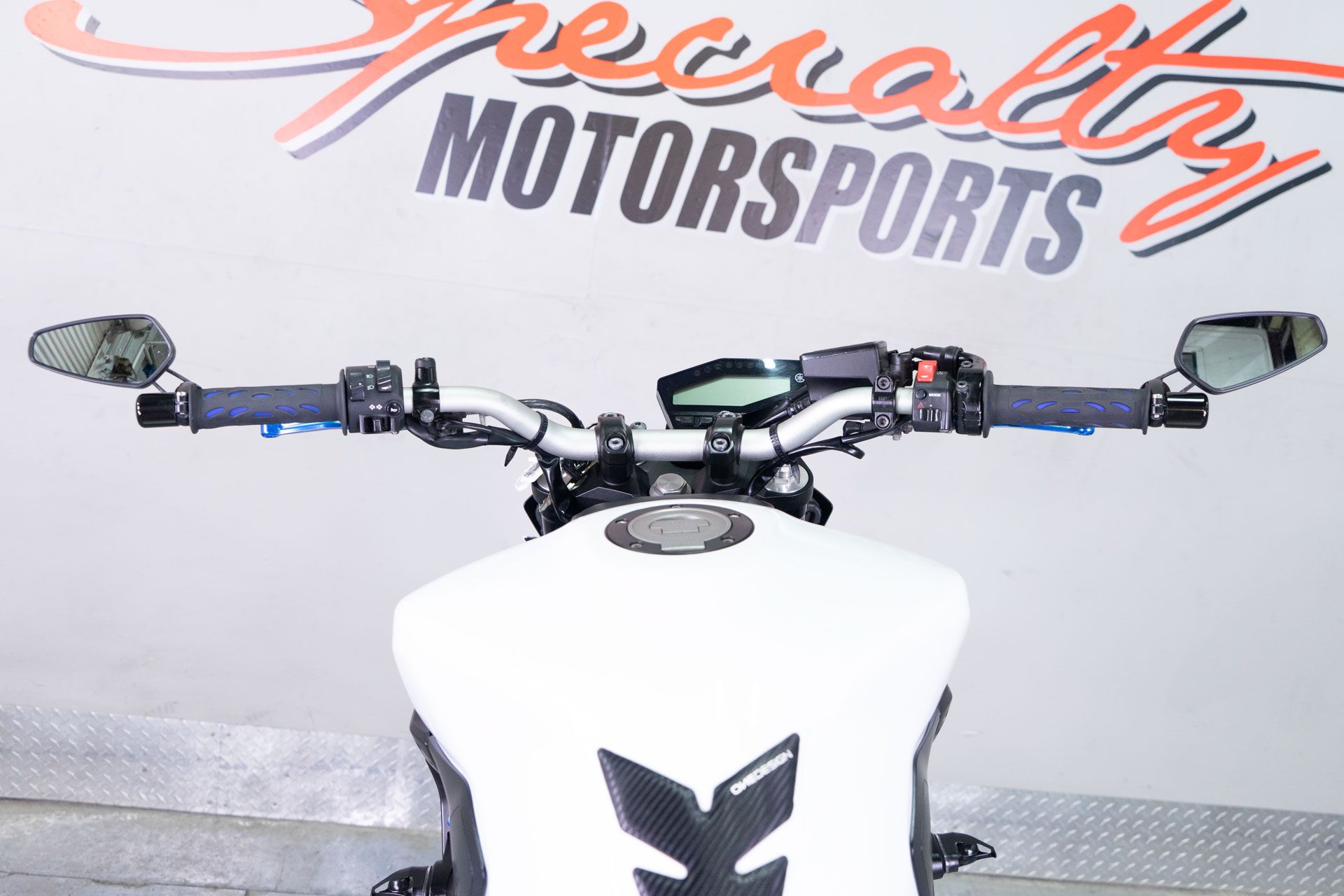 2017 Yamaha FZ-09 in Sacramento, California - Photo 17