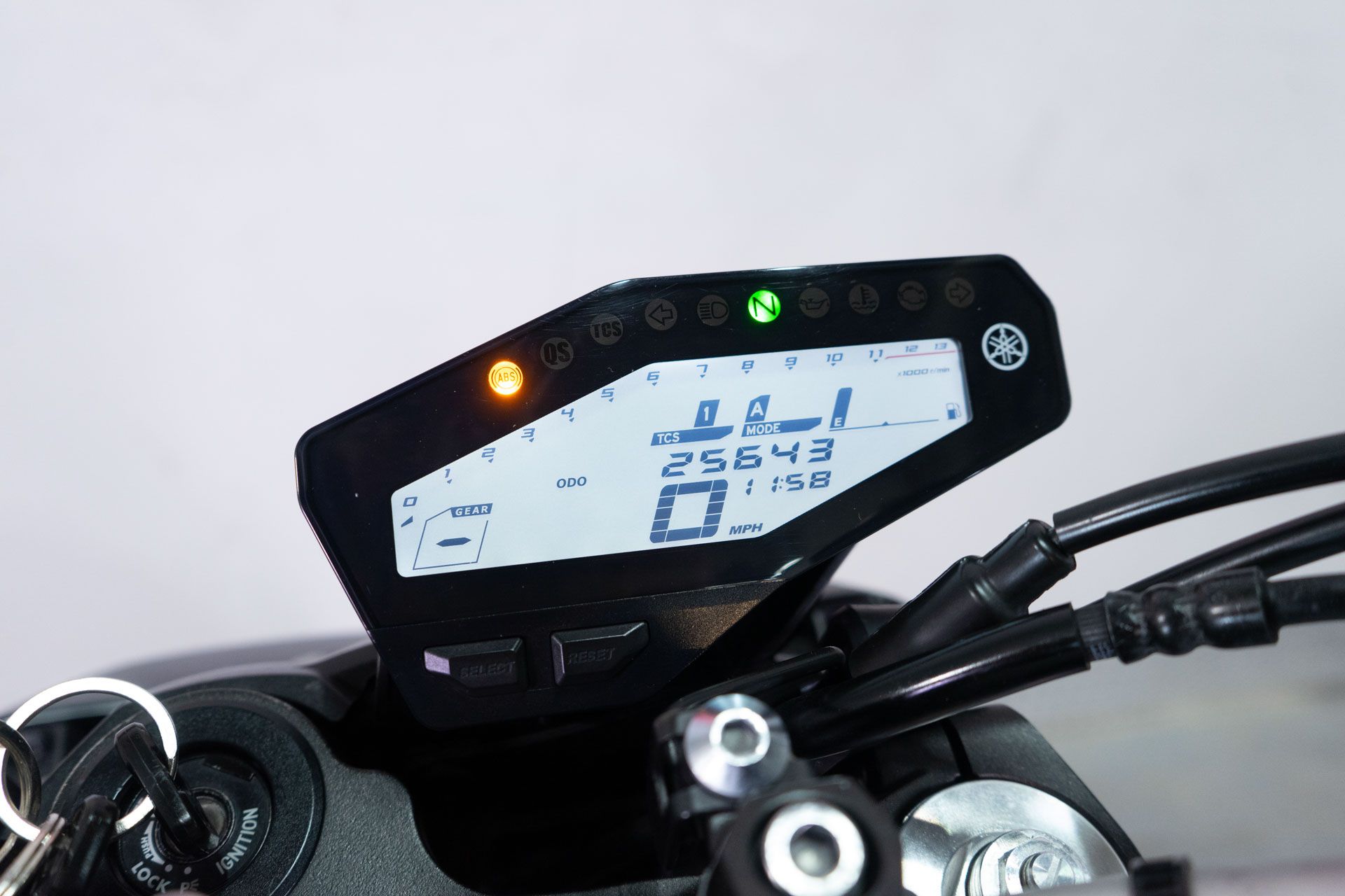 2017 Yamaha FZ-09 in Sacramento, California - Photo 19