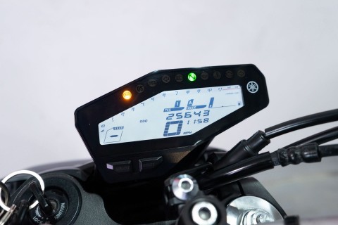 2017 Yamaha FZ-09 in Sacramento, California - Photo 19