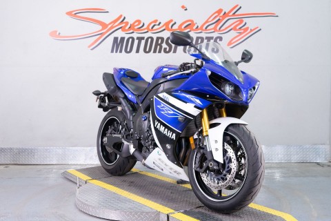 2013 Yamaha YZF-R1 in Sacramento, California - Photo 2