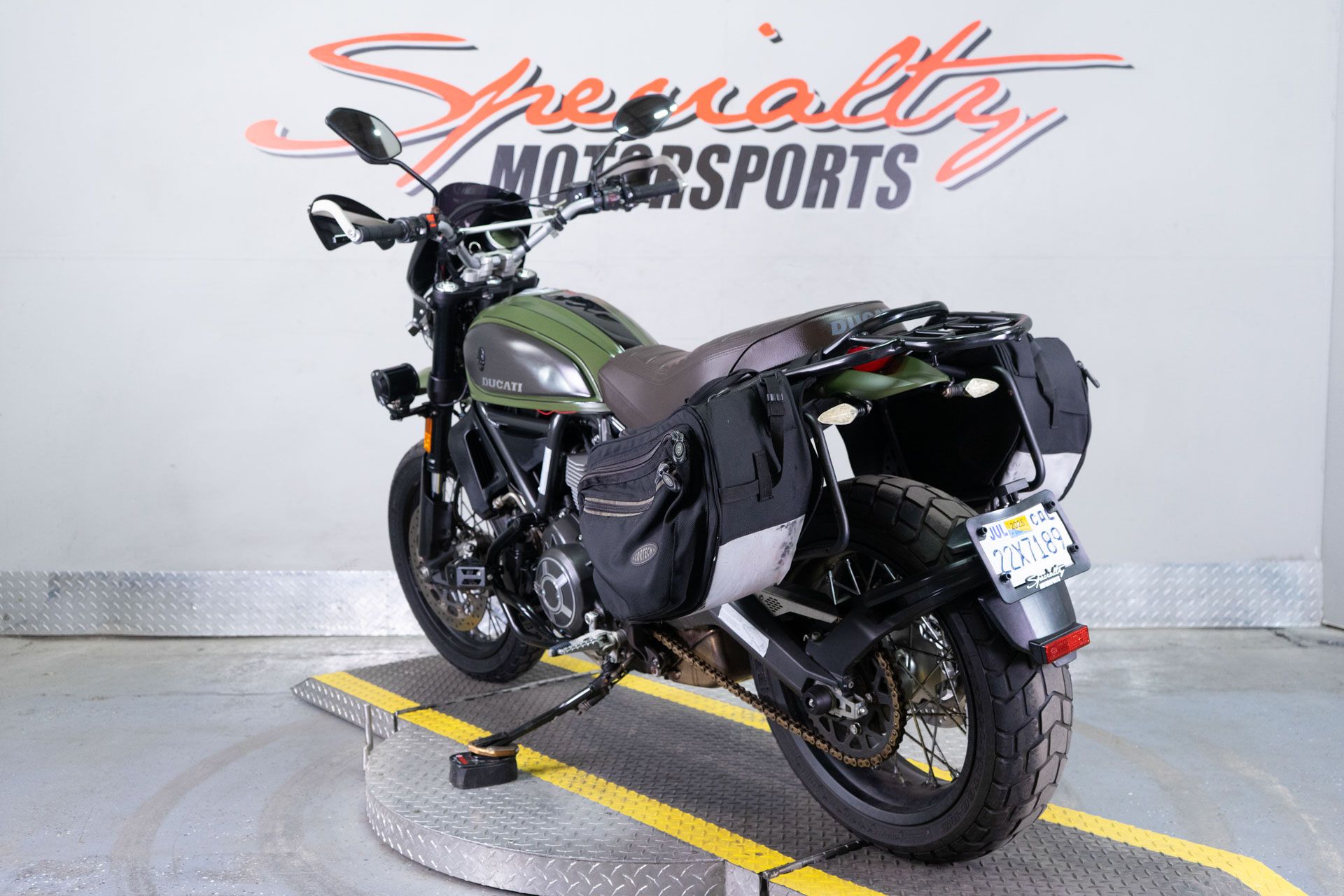 2016 Ducati Scrambler Urban Enduro in Sacramento, California - Photo 7