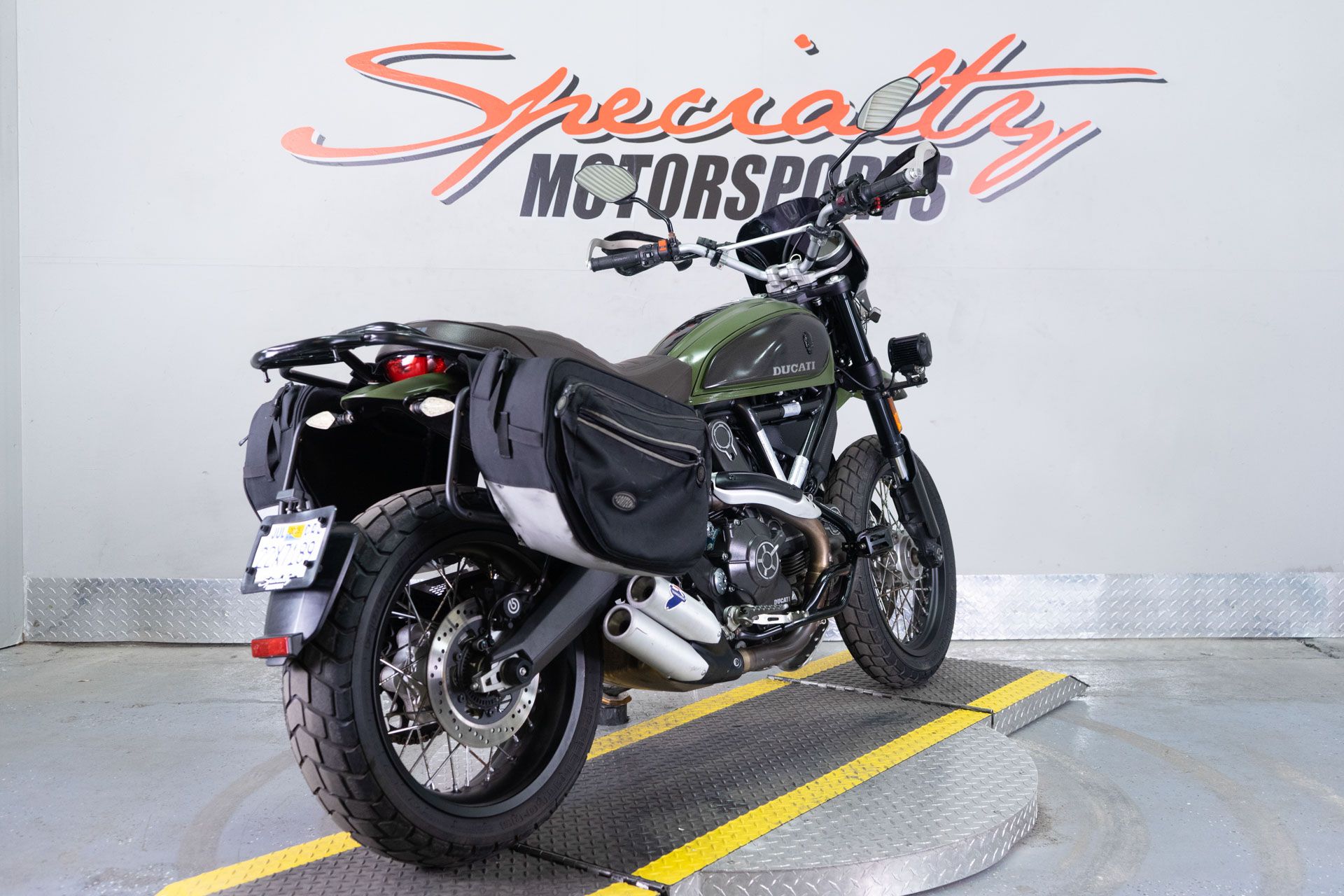 2016 Ducati Scrambler Urban Enduro in Sacramento, California - Photo 8