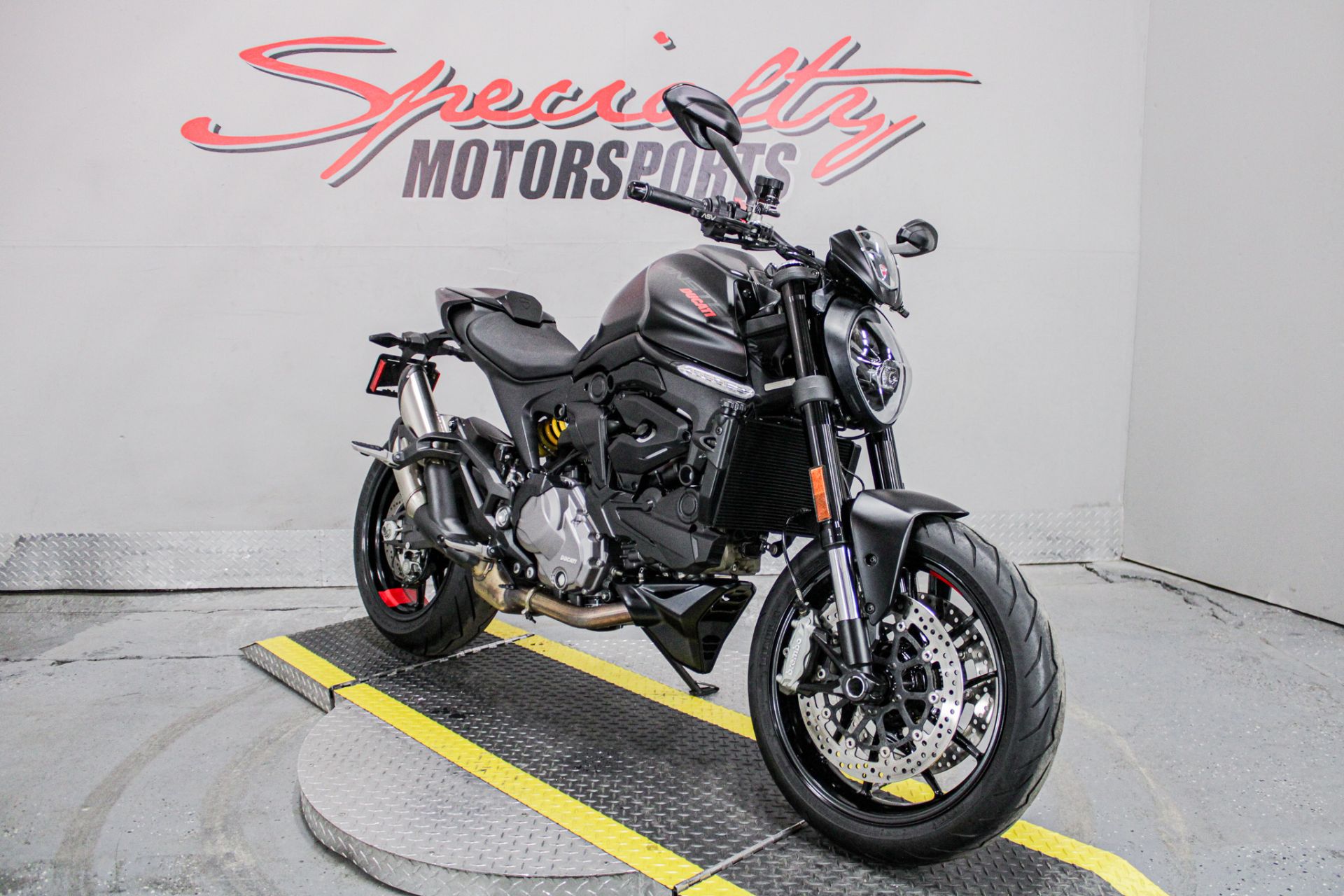 Front Right Side View - Photo 13