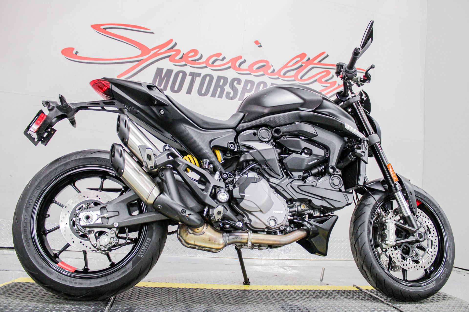 Lower Right Side Angle - Photo 15