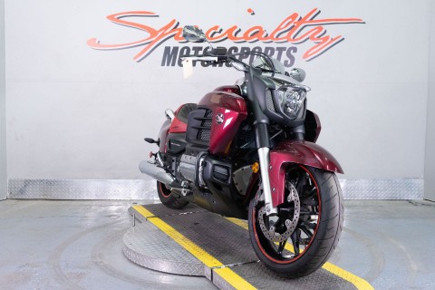 2014 Honda Gold Wing® Valkyrie® in Sacramento, California - Photo 2