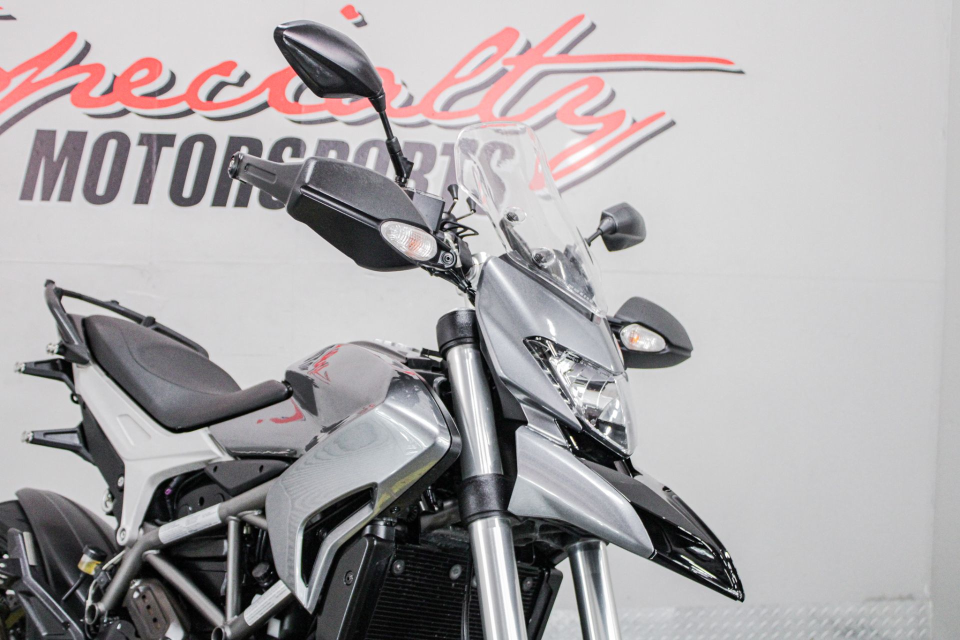 Front Right Zoomed In - Photo 14