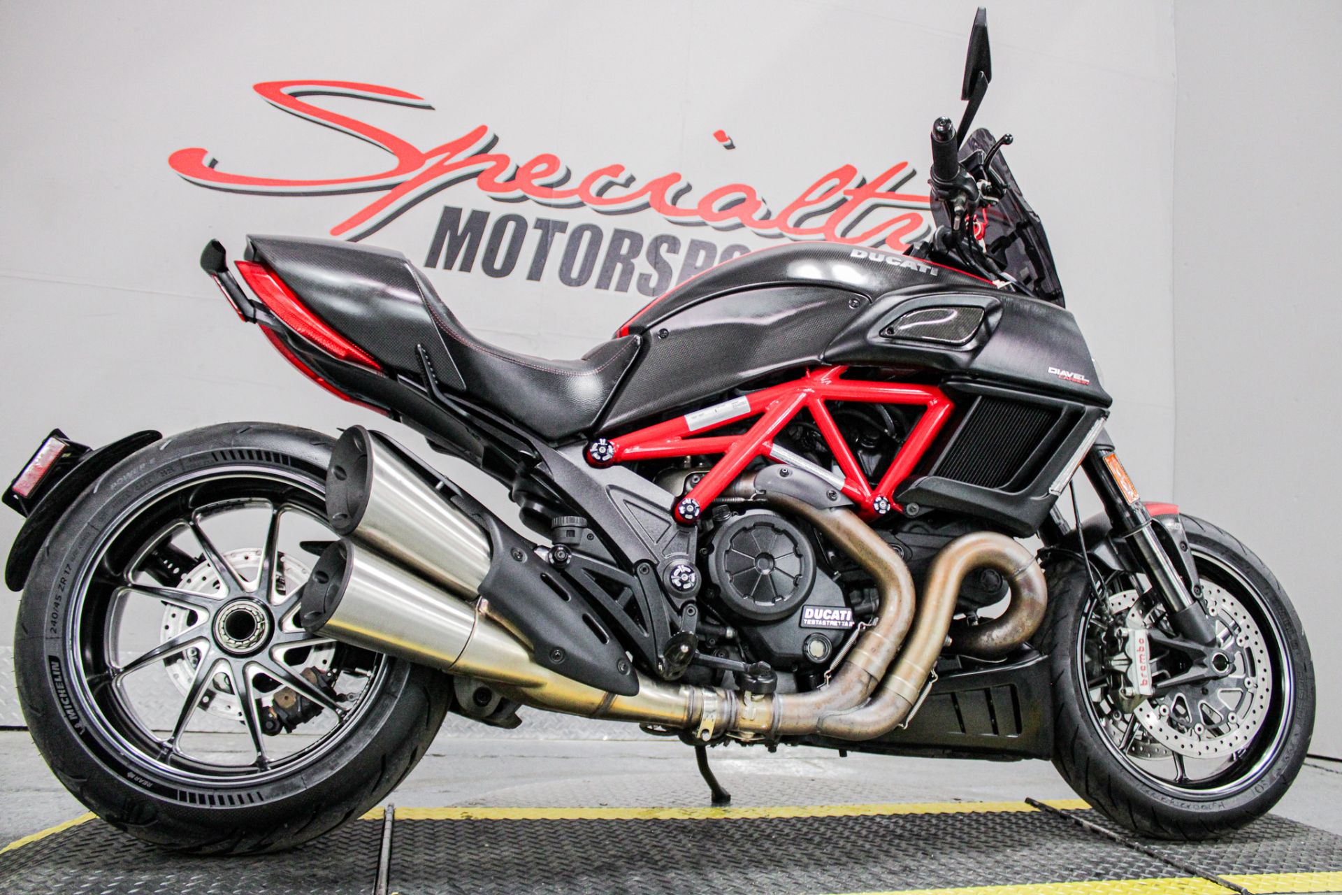 Lower Right Side Angle - Photo 15