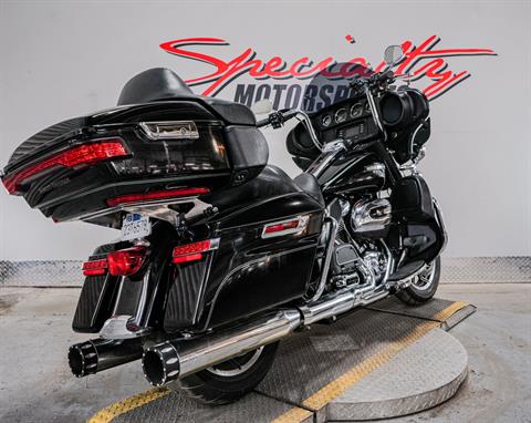 2017 Harley-Davidson Electra Glide® Ultra Classic® in Sacramento, California - Photo 2