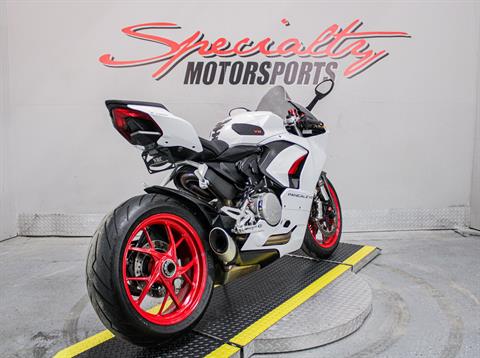 DUC007042 - 2022 - Ducati - Panigale V2 Rear Right Side Angle - Photo 5
